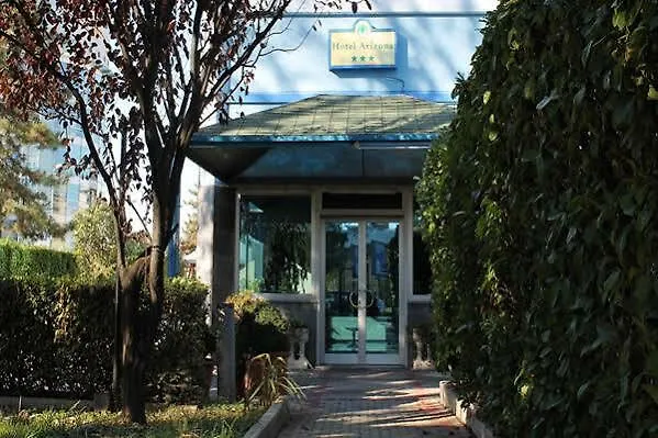 Ginosi Arizona Hotel Milaan