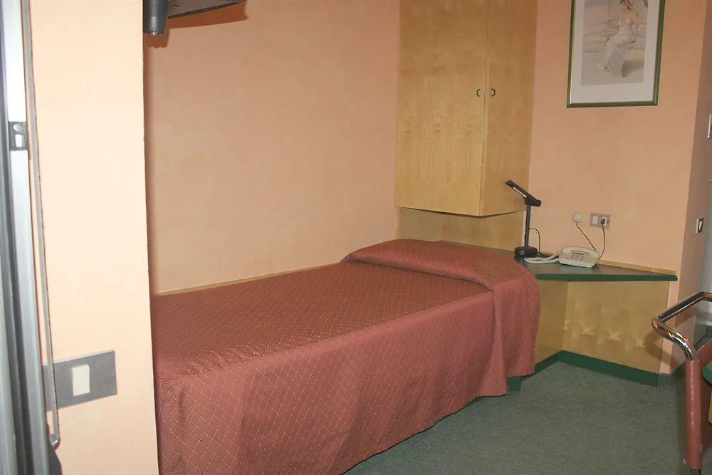 Ginosi Arizona Hotel Milán
