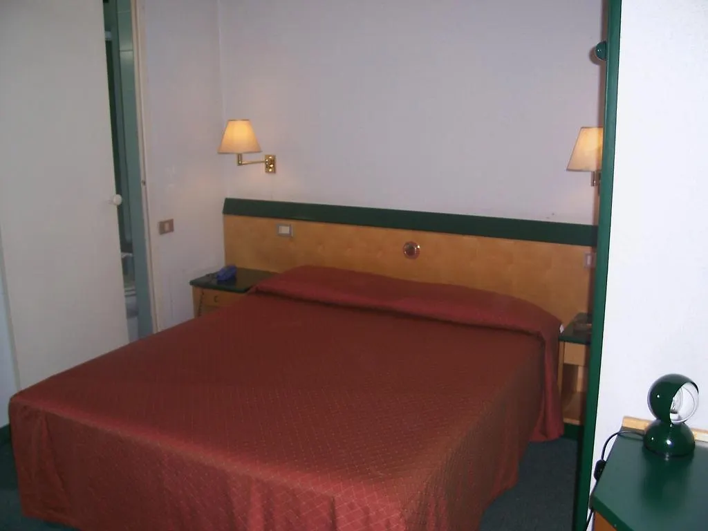 Ginosi Arizona Hotel Milán