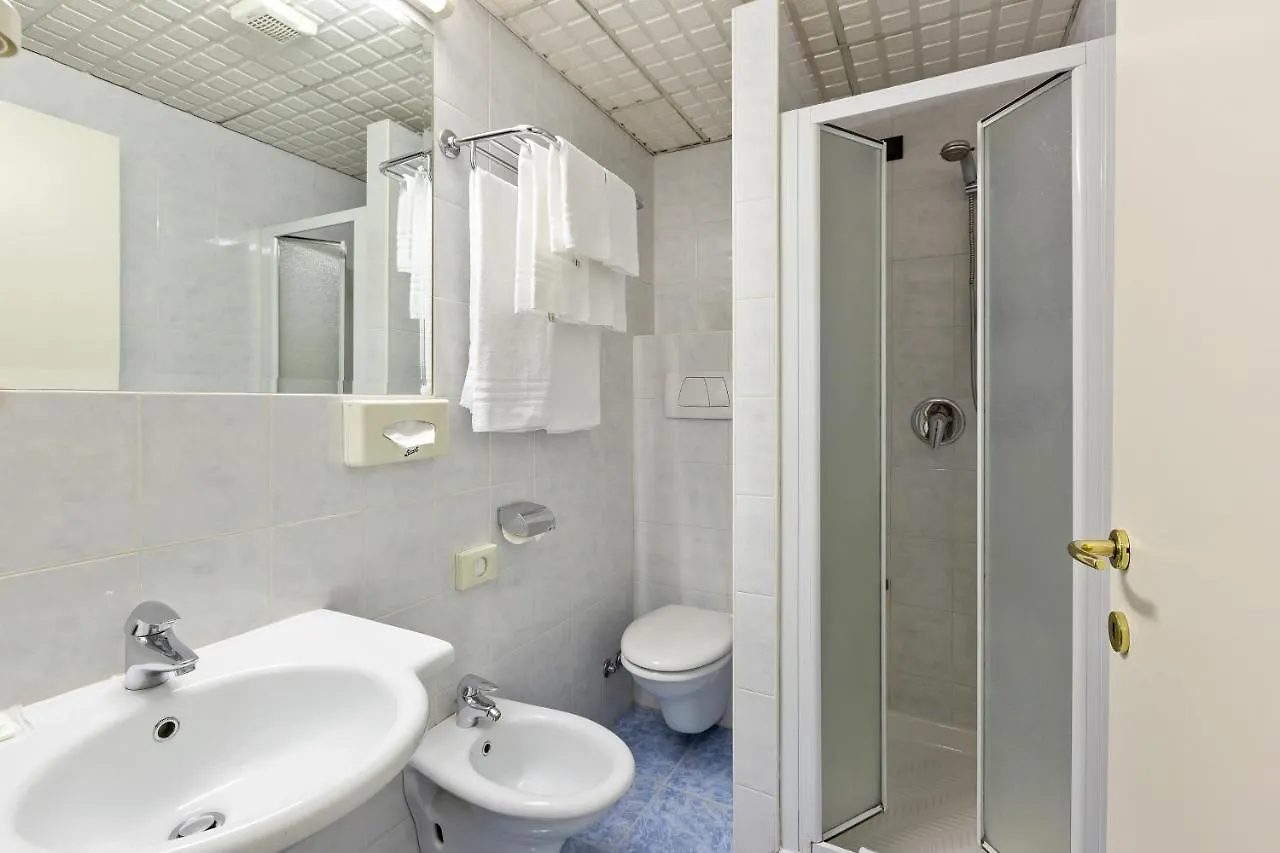 Ginosi Arizona Hotel Milan 3*,